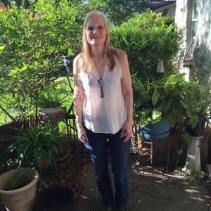 Meet your Posher, Debbie